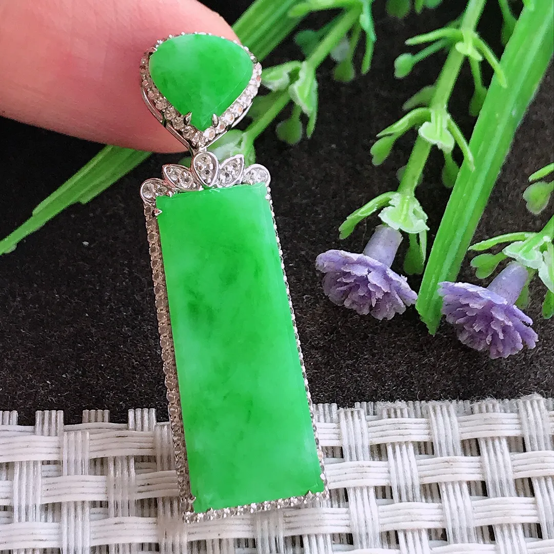 实拍A货翡翠42.3/12.8/5.3老坑18k金镶嵌满绿阳绿无事牌吊坠翡翠挂件