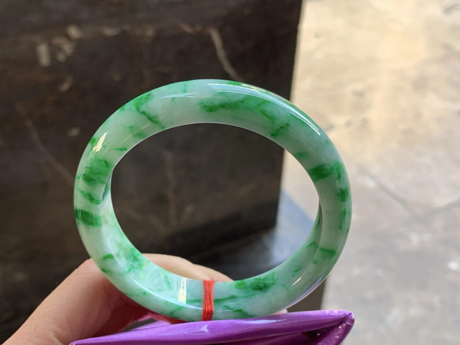 57.5-14-8.5

辣绿色手镯^_^鲜艳