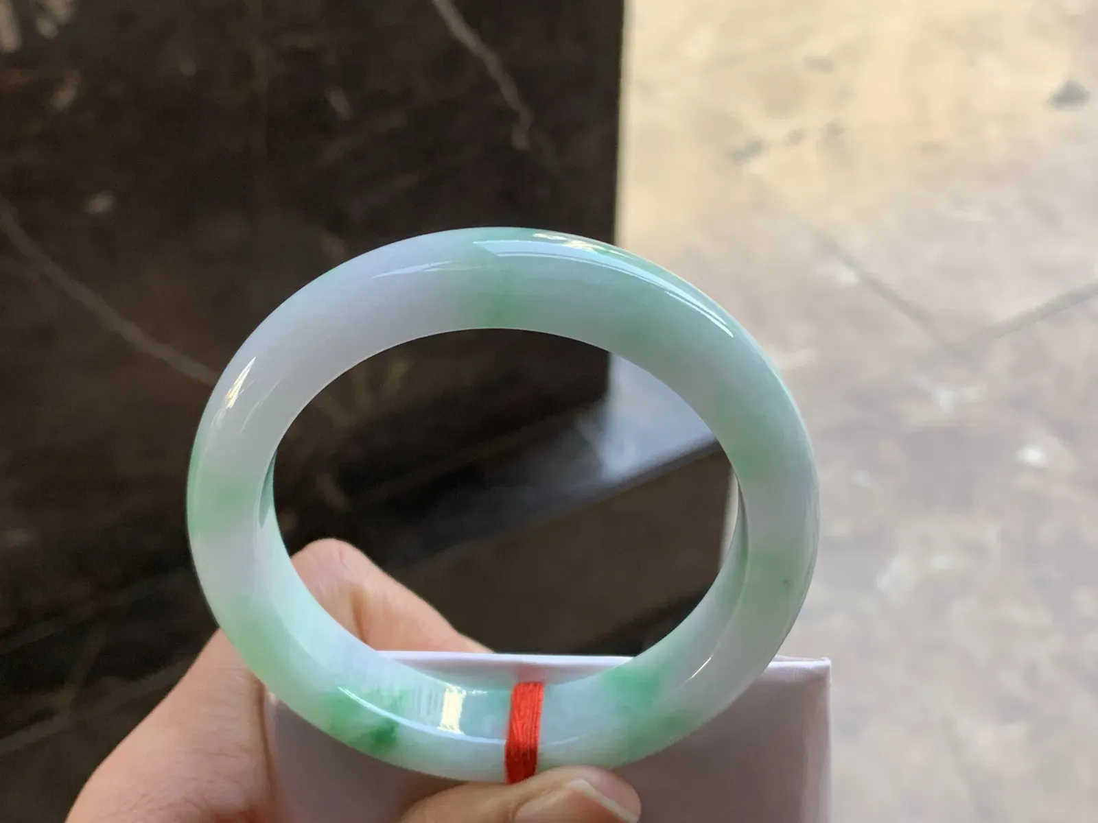 57-13-9.5

飘绿手镯^_^清新 细腻