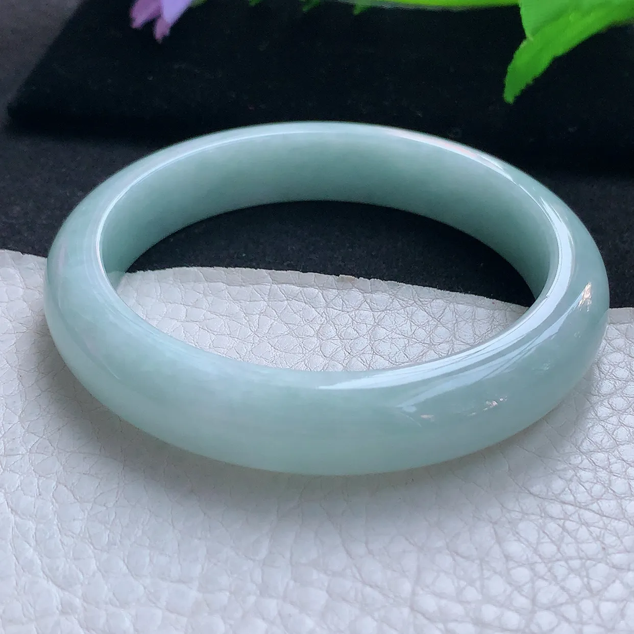 ee大圈口60*12.6*8.3平安镯 天然缅甸翡翠玉手镯浅绿水润宽边玉手环