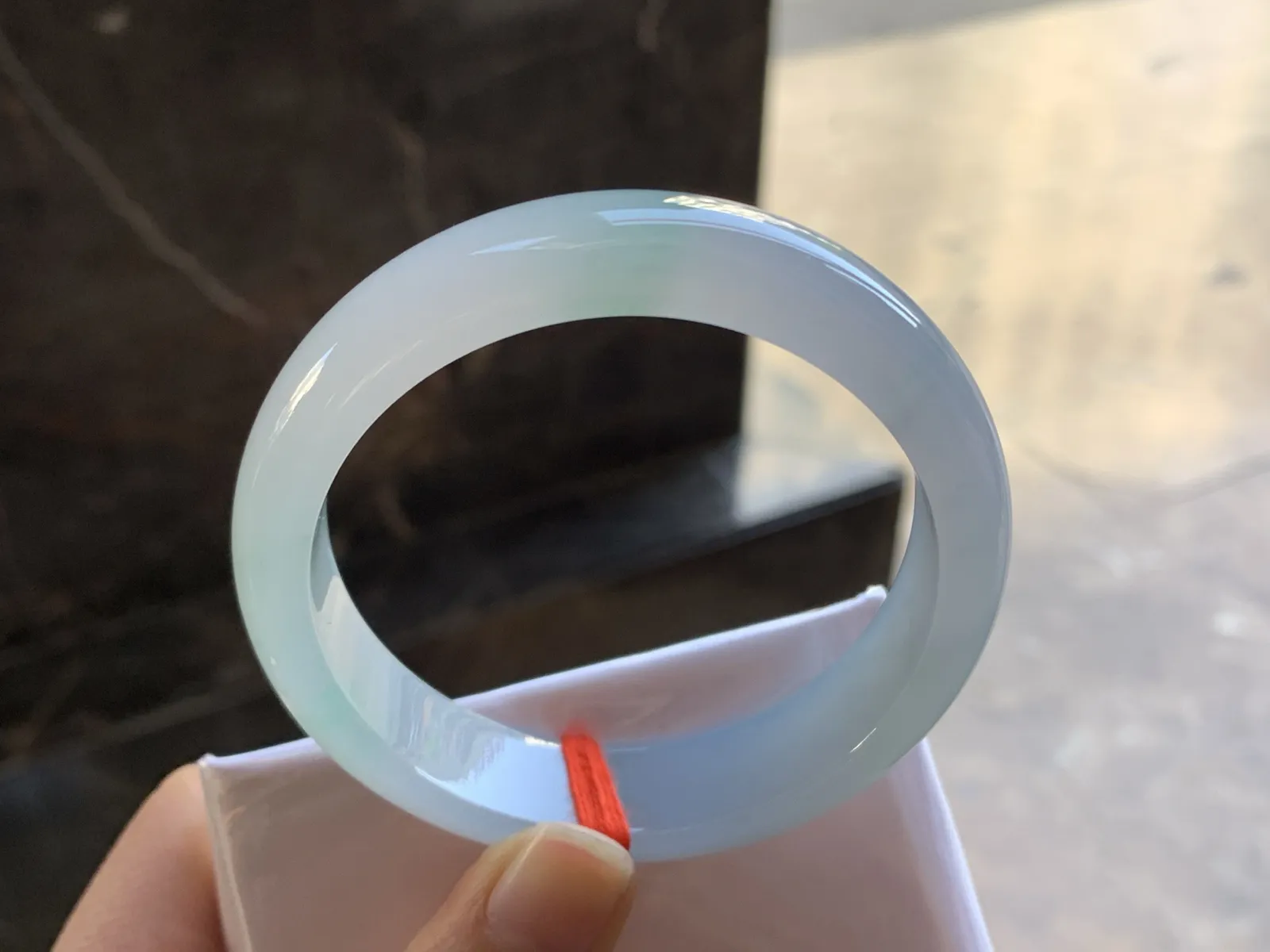 57-15.5-7.8

飘绿宽版手镯^_^细腻清新