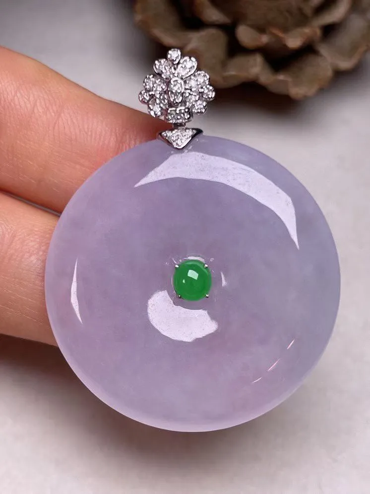冰糯种淡紫罗兰平安扣吊坠、真金真钻镶嵌，种水好，玉质细腻 .裸石尺寸 32.5*
