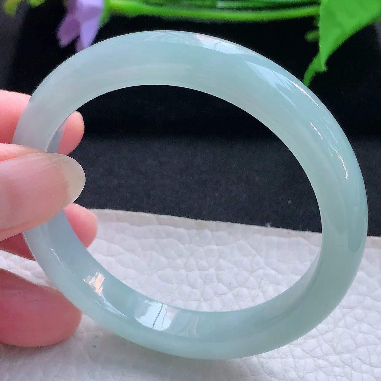 js实拍55*10.3*8平安镯 天然缅甸翡翠玉手镯天空蓝冰润宽边玉手环