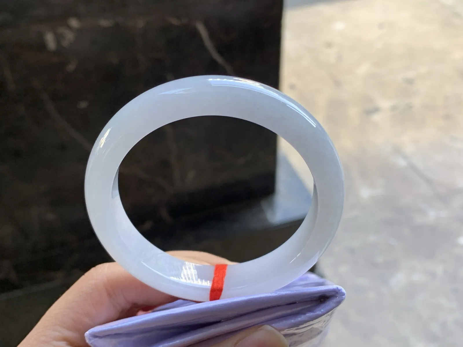 55.5-11.9-8.1

淡紫手镯^_^清新 细腻