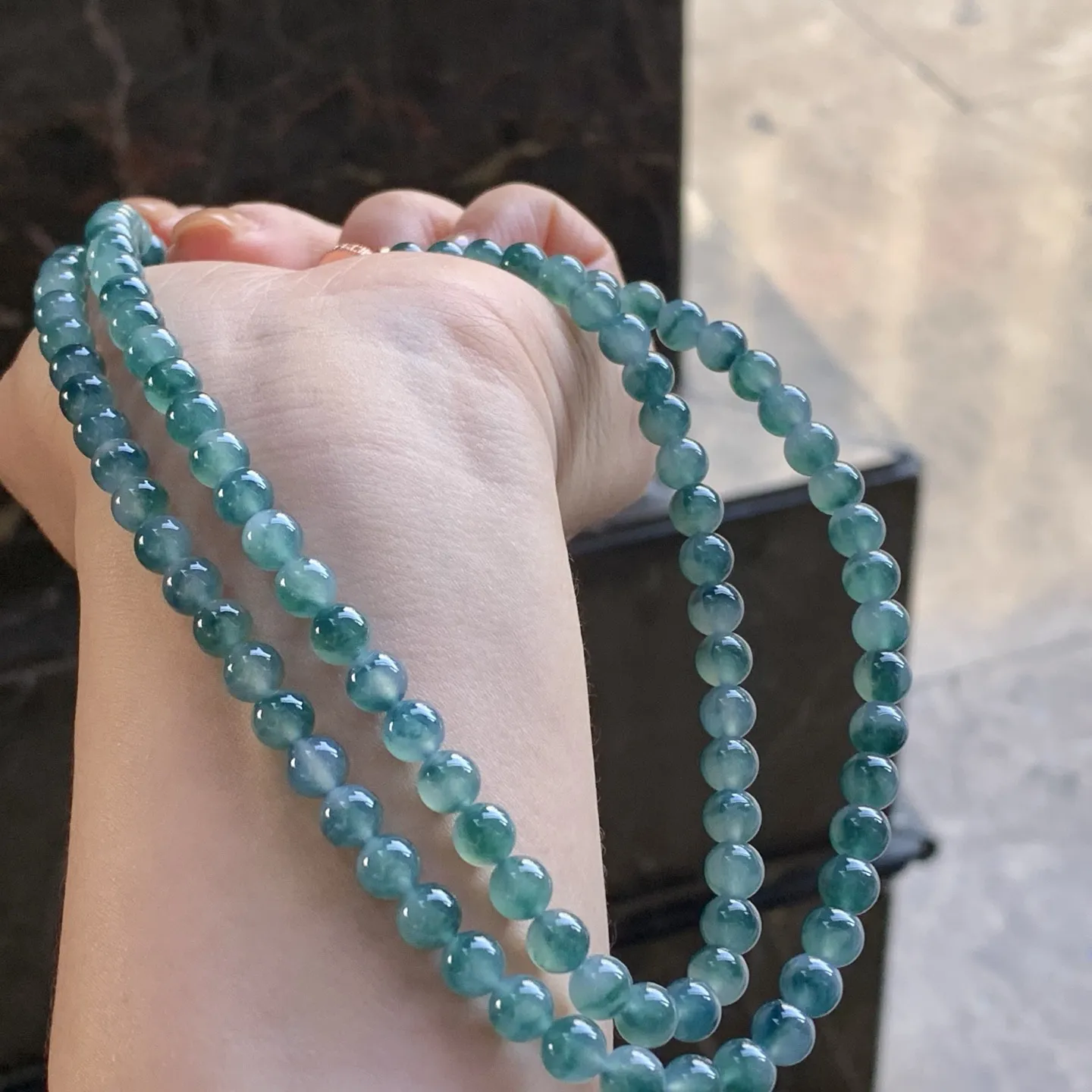 冰种飘花珠链
花色漂亮～