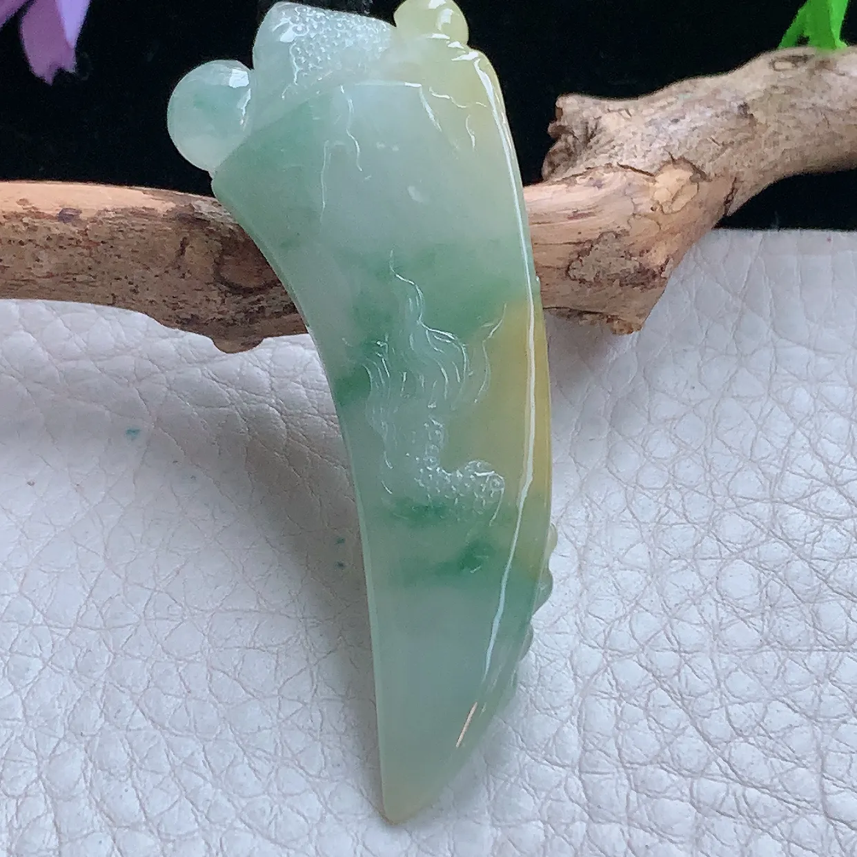 yl实拍58.8*23.5*12.5特色三彩缅甸翡翠霸气望子成龙龙东玉吊坠