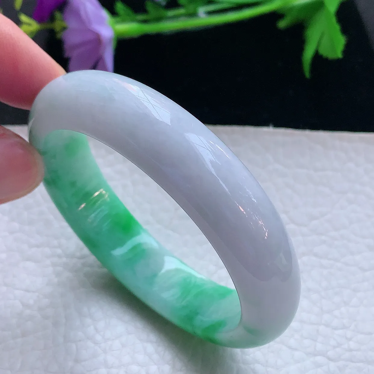 js实拍56*14.5*8.5平安镯 天然缅甸翡翠手镯飘阳绿白底青宽边正圈镯子