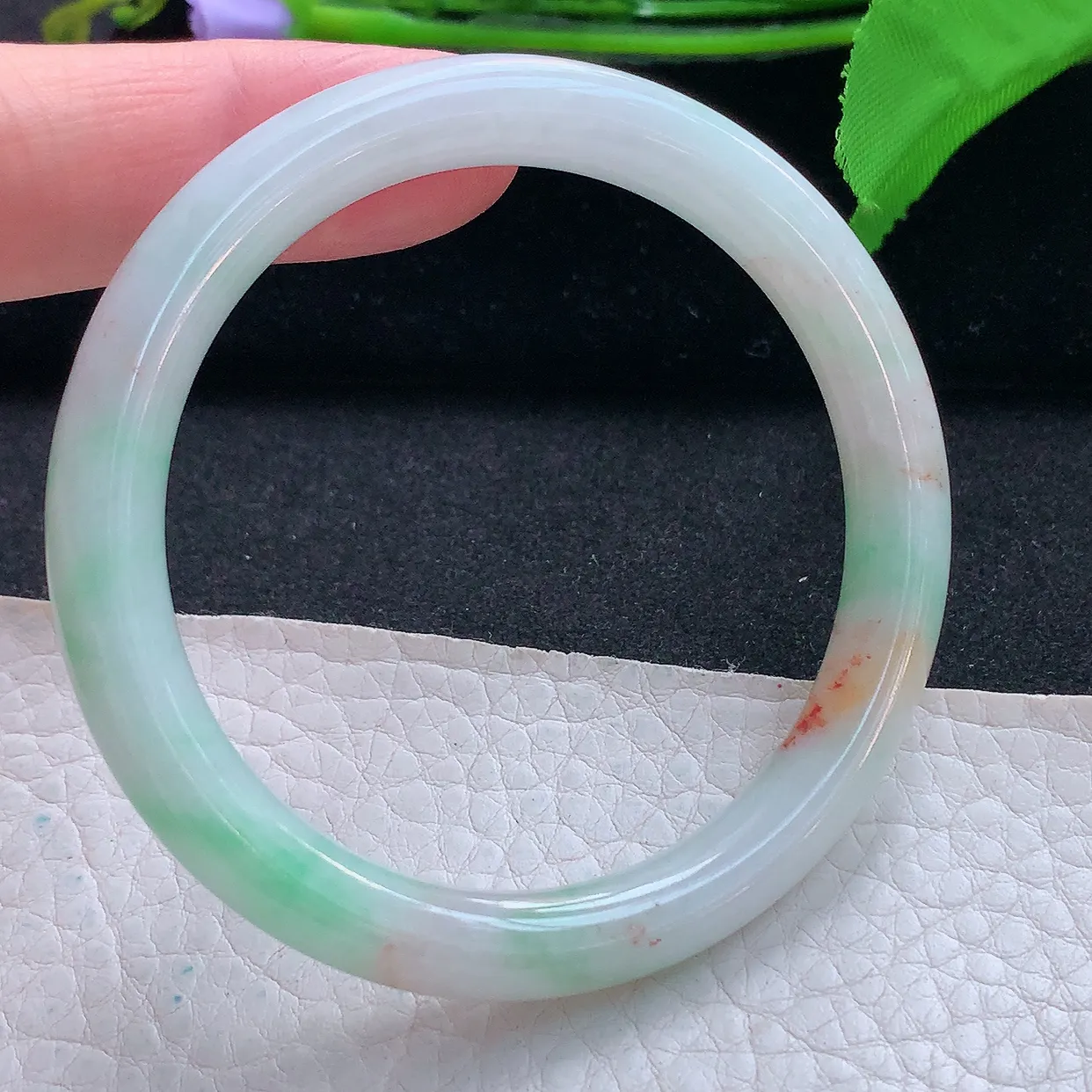 n实拍53*8美人镯 天然缅甸翡翠玉手镯三彩水润圆条玉手环 叮当镯