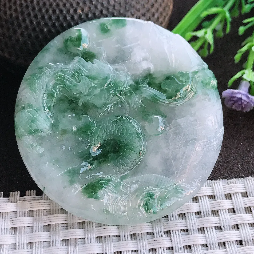 实拍A货翡翠52/5.5老坑精美冰润飘花龙牌吊坠翡翠挂件