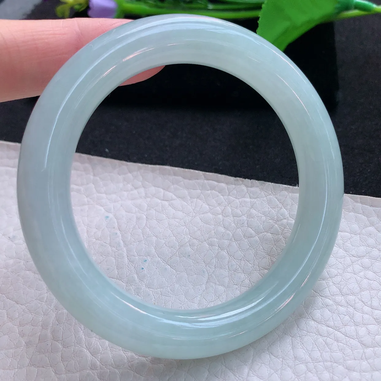 xc实拍57*10.5美人镯 天然缅甸翡翠玉手镯纯美水润圆条玉手环