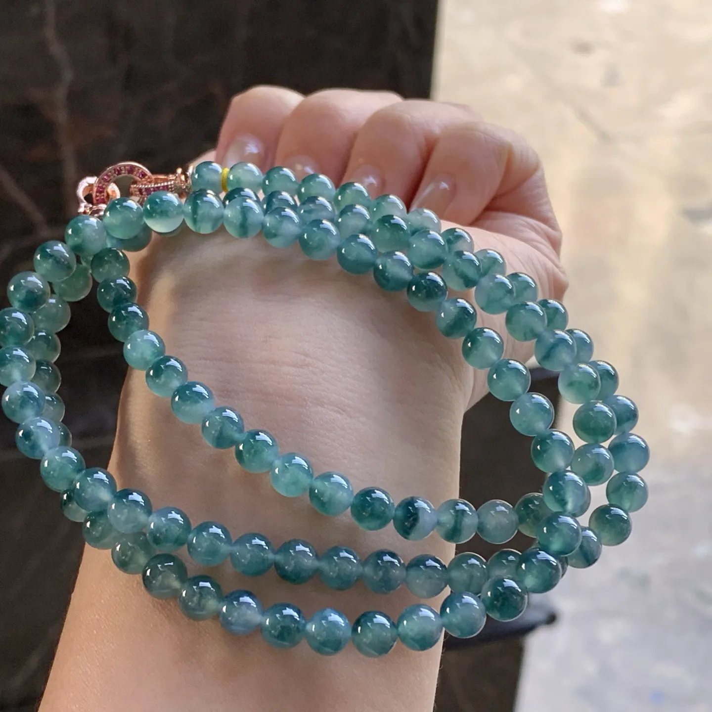 冰种飘花珠链
花色漂亮～