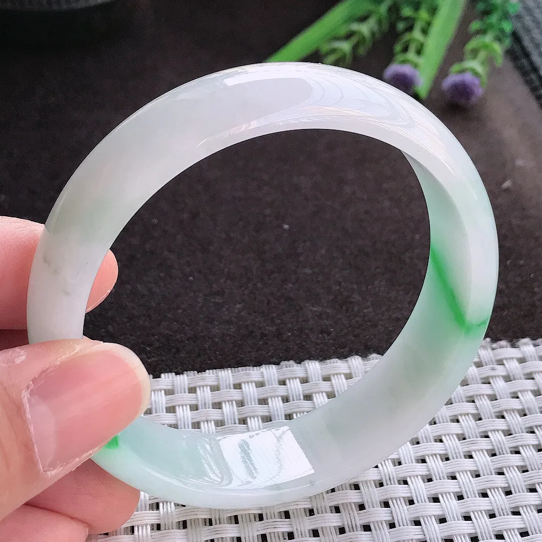 实拍翡翠A货59/16/6.8老坑冰润飘阳绿轮胎手镯翡翠玉镯女款百搭