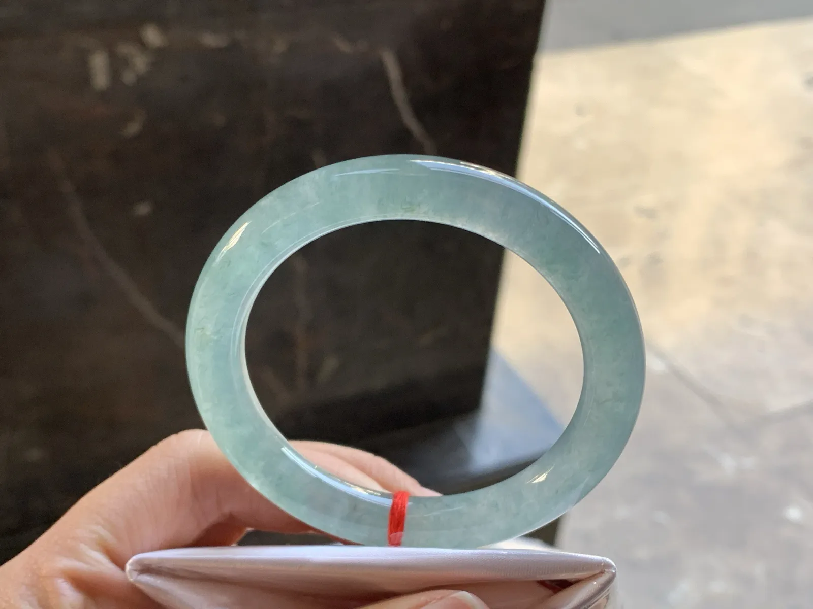 53.5-9.2

冰蓝圆条手镯^_^透亮