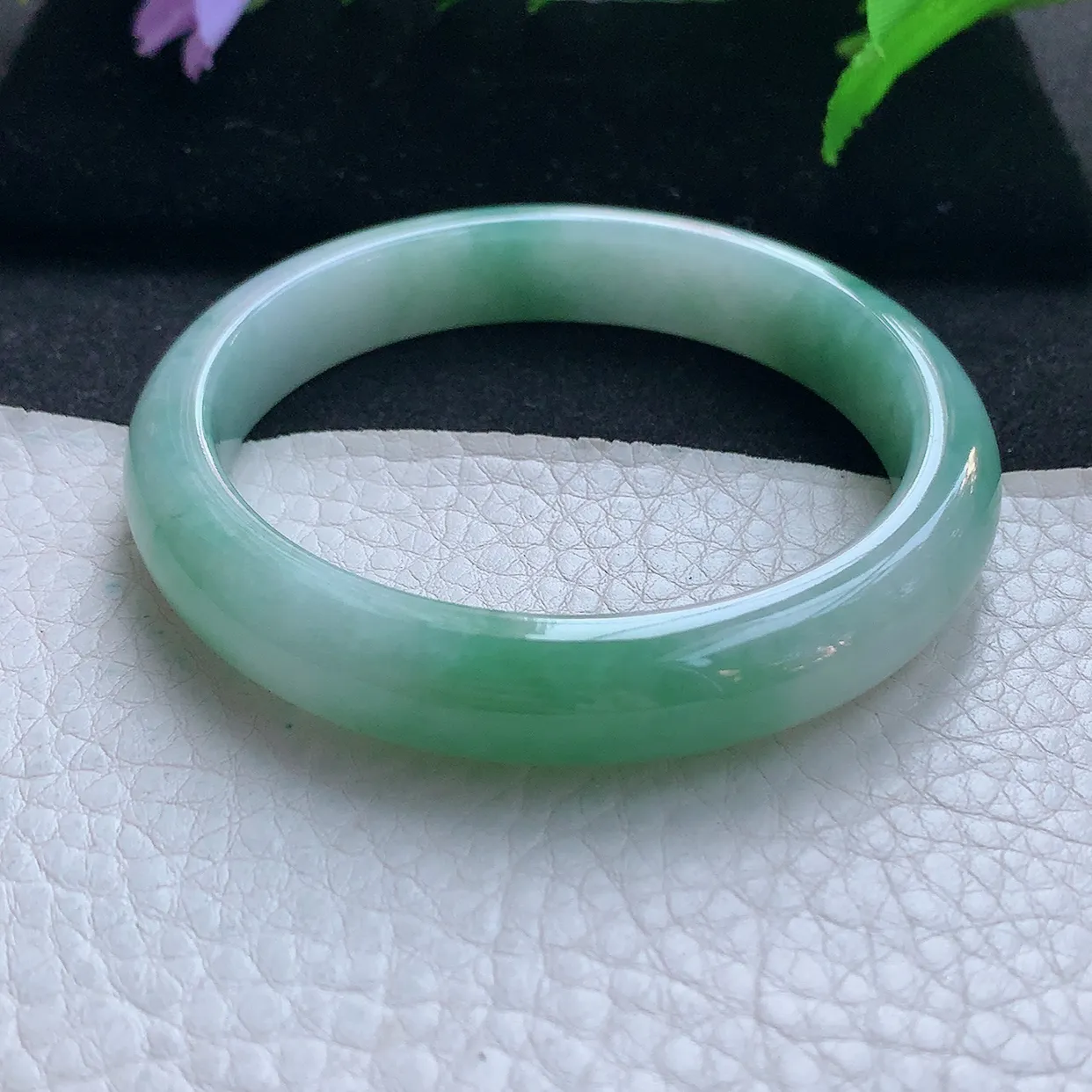 n实拍55*11*7.5平安镯 天然缅甸翡翠玉手镯秀气飘花宽边玉手环