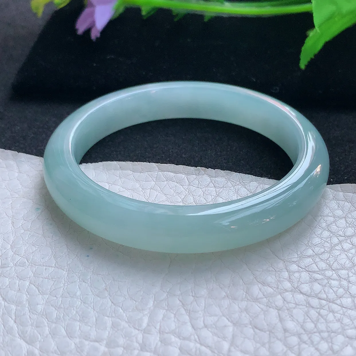 js实拍55*10.3*8平安镯 天然缅甸翡翠玉手镯天空蓝冰润宽边玉手环