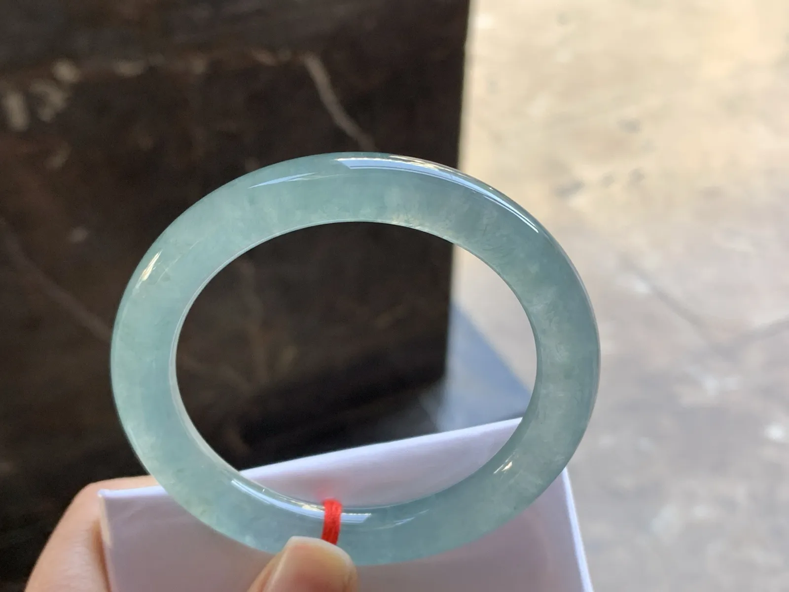 53.5-9.2

冰蓝圆条手镯^_^透亮