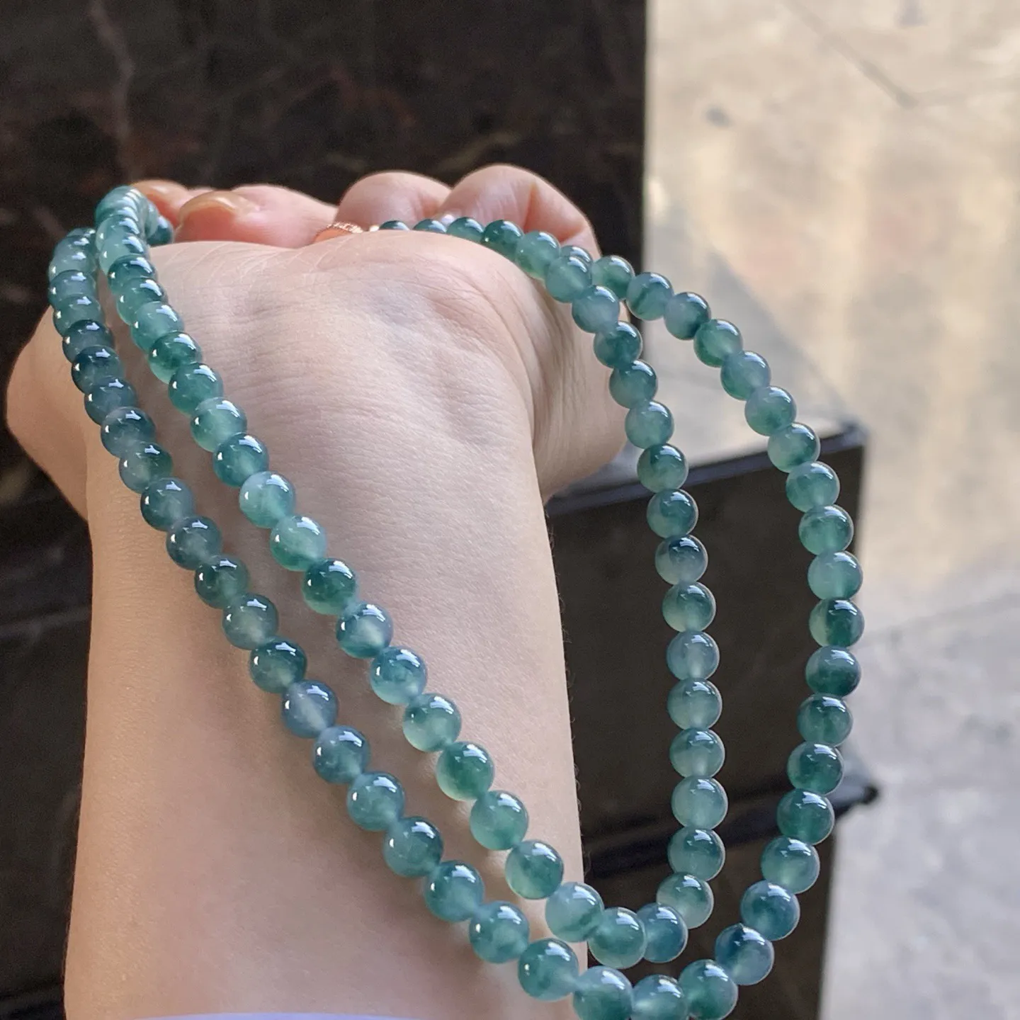 冰种飘花珠链
花色漂亮～