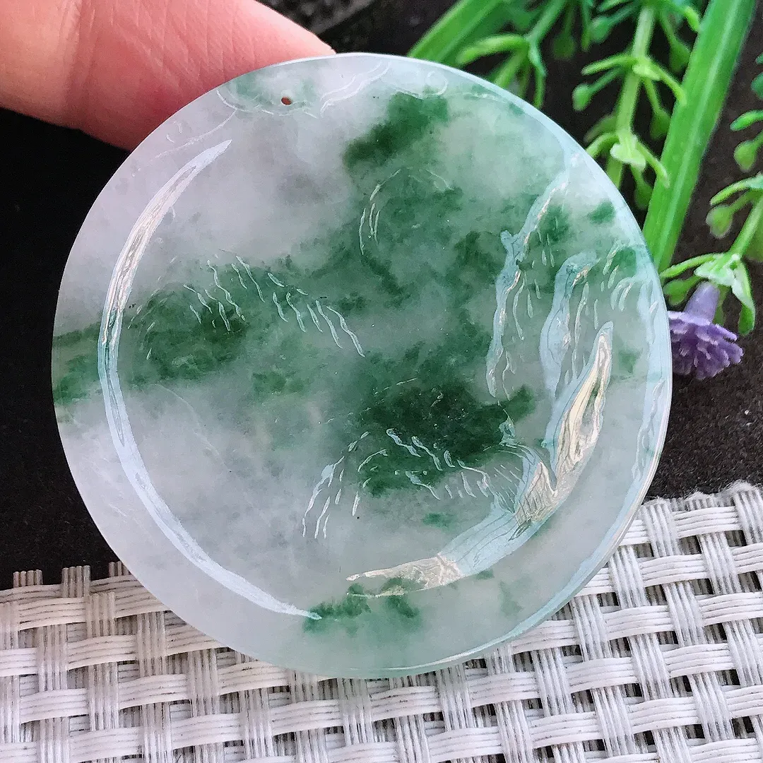 实拍A货翡翠52/5.5老坑精美冰润飘花龙牌吊坠翡翠挂件