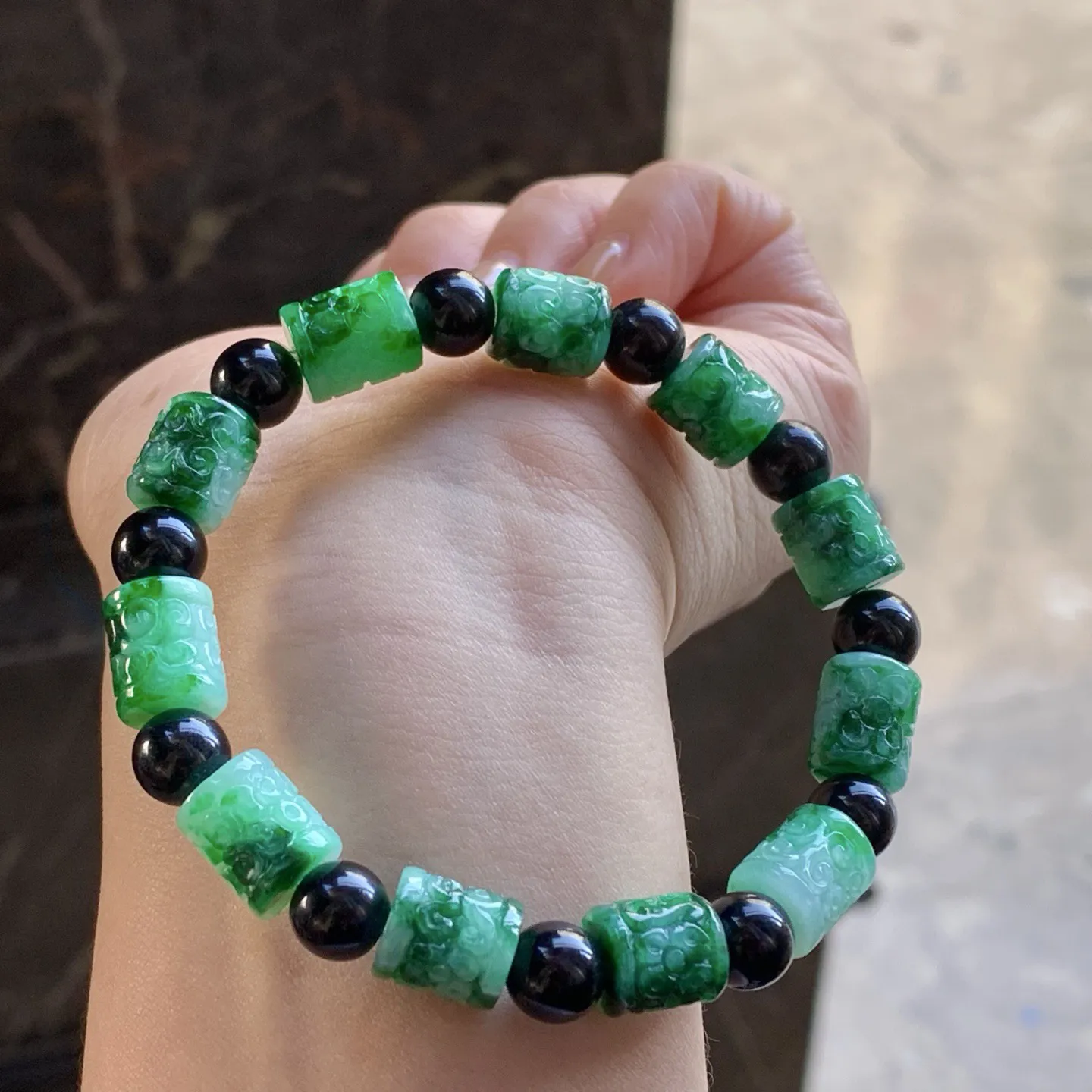 带色路路通手串
 特色性价比