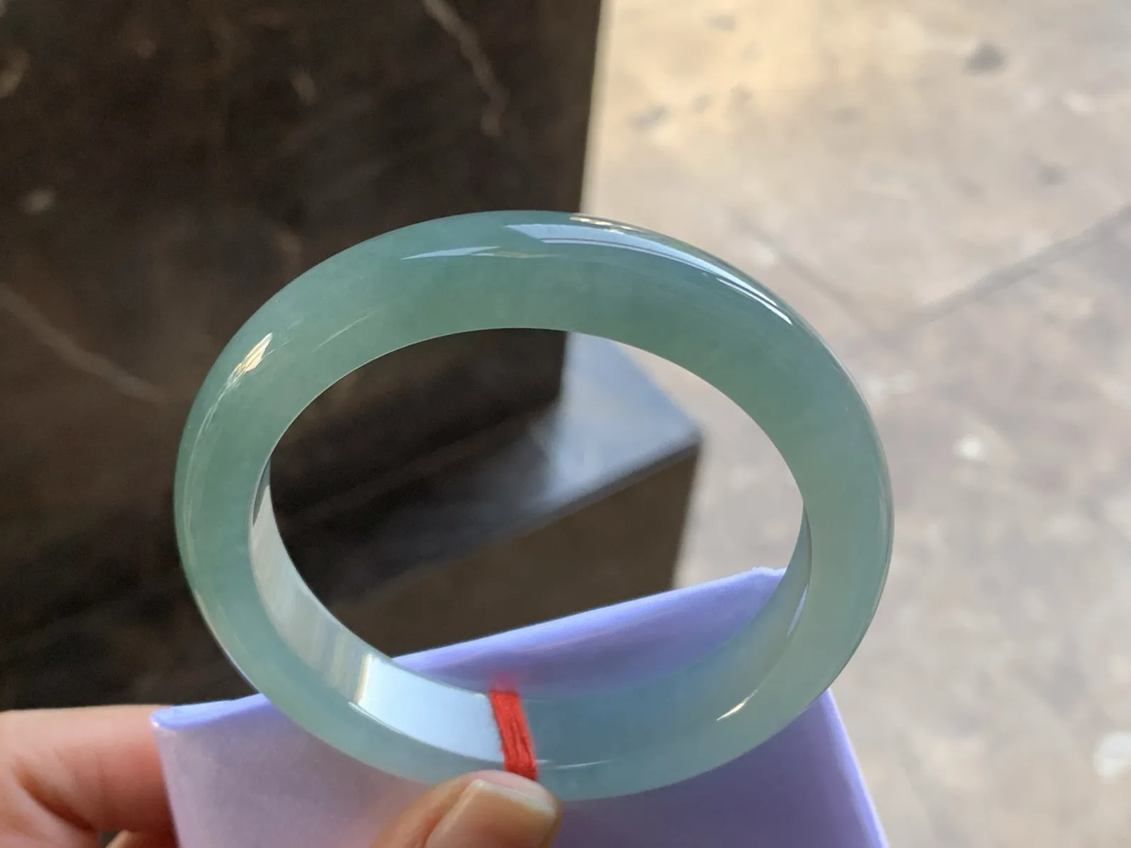 56-12-8.6

冰蓝水手镯^_^鲜艳