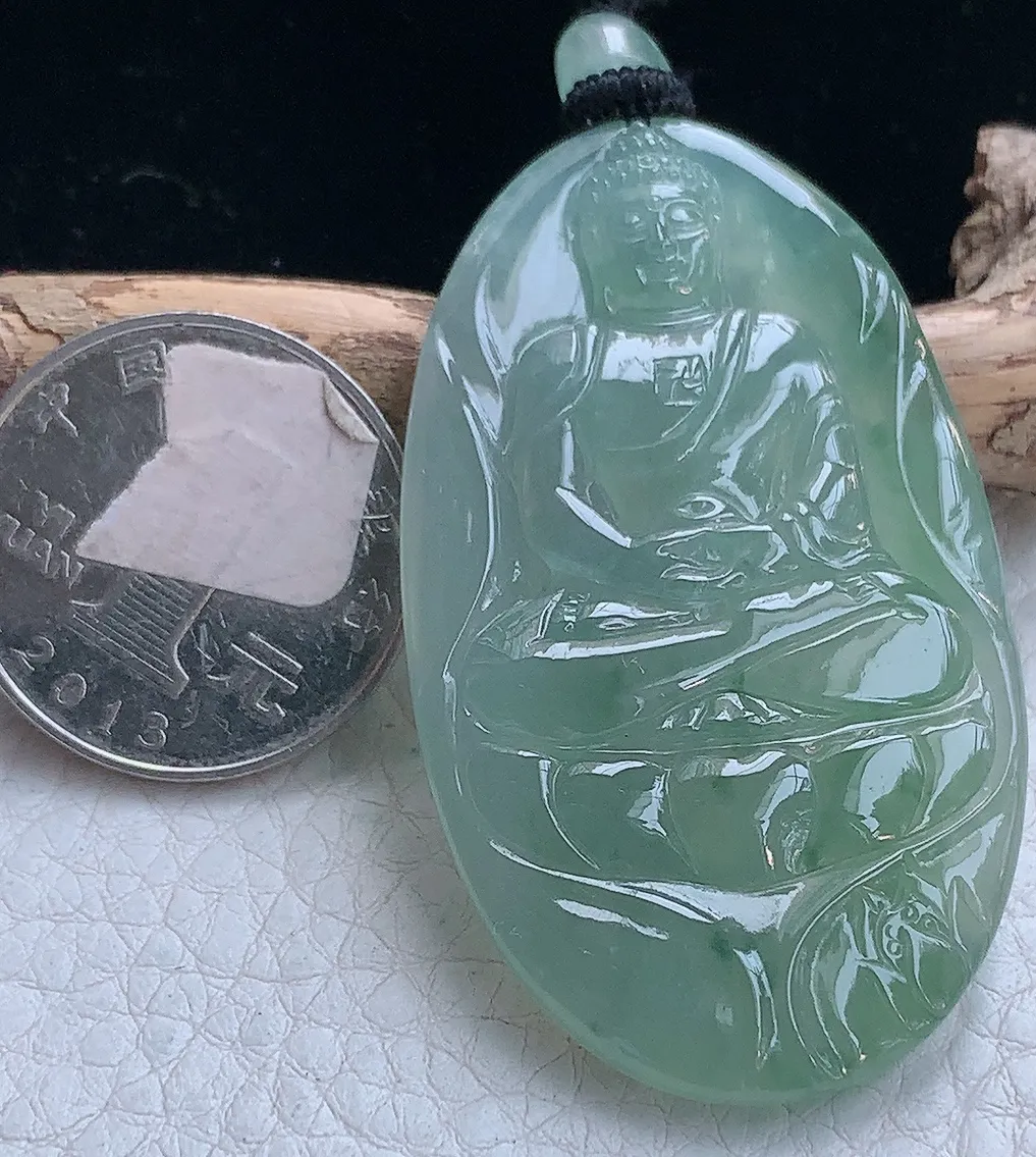 yl实拍55*31.5*5.6缅甸翡翠冰晴大日如来玉吊坠 吉祥项坠