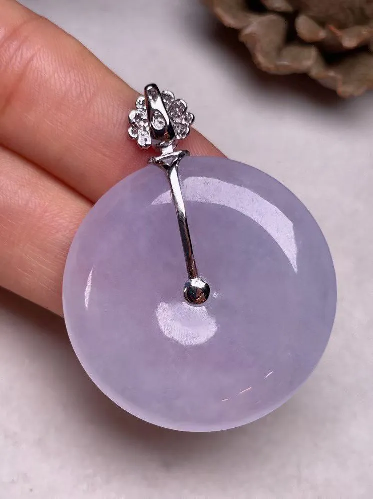 冰糯种淡紫罗兰平安扣吊坠、真金真钻镶嵌，种水好，玉质细腻 .裸石尺寸 32.5*