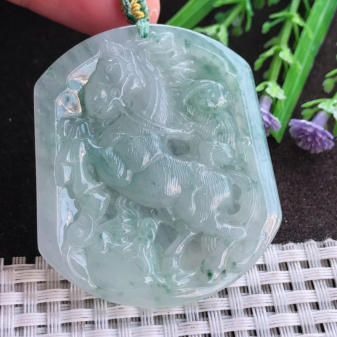 实拍A货翡翠51.8/45/5.3老坑冰胶水灵飘花生肖马马上封侯吊坠翡翠挂件