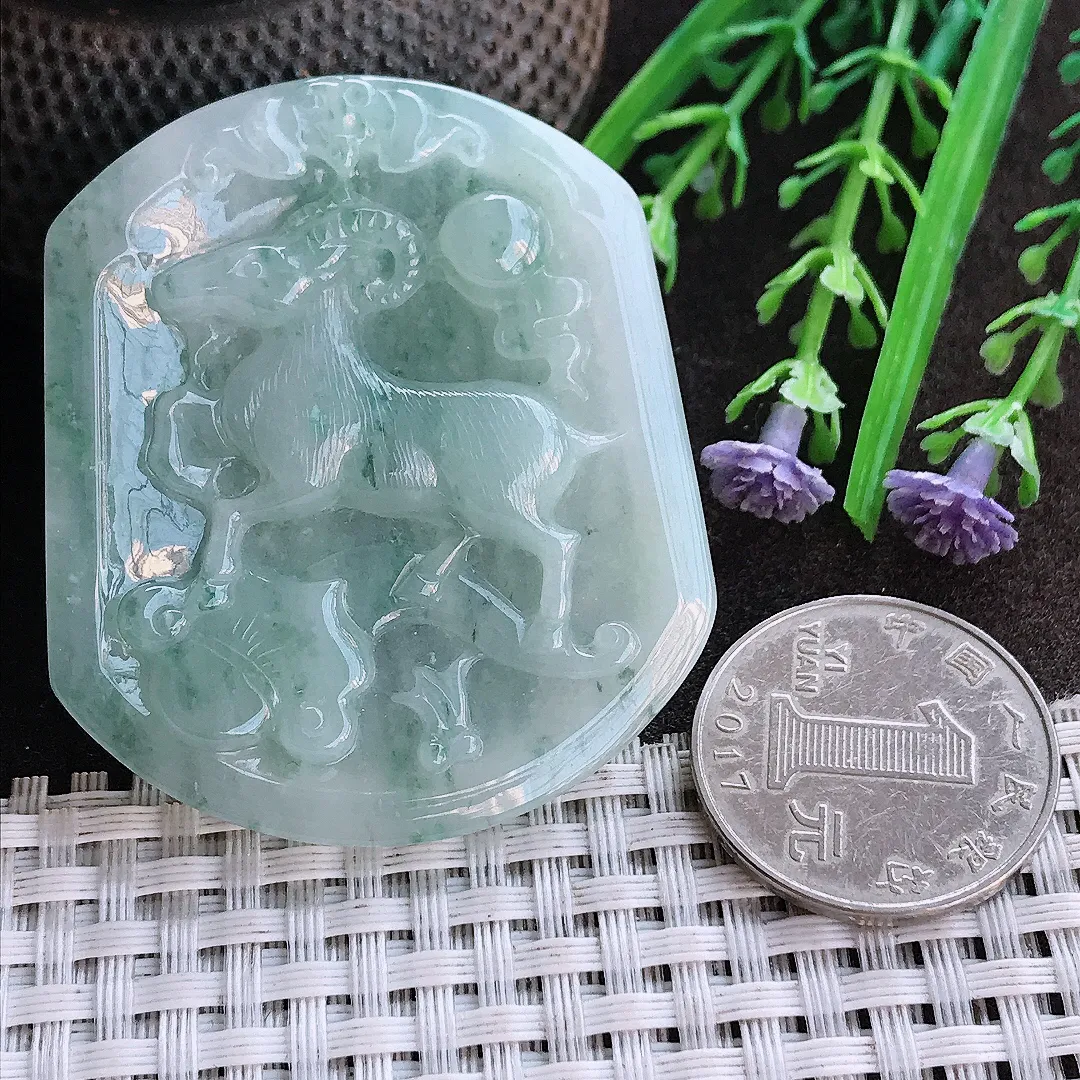 实拍A货翡翠52/45/6.2老坑冰胶水灵飘花生肖羊牌吊坠翡翠挂件
