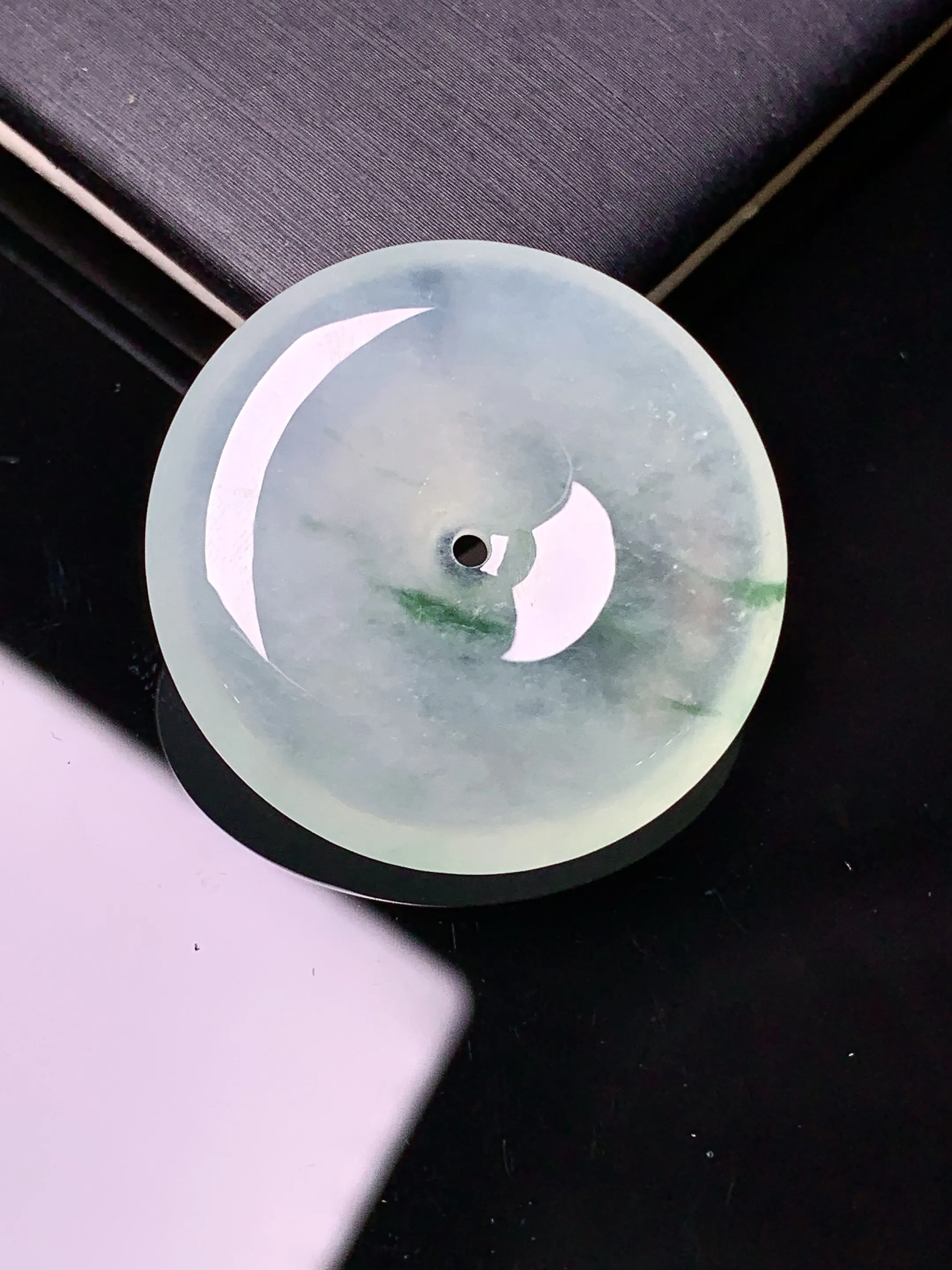 冰种平安扣吊坠 玉质细腻 色泽艳丽清新 整体尺寸28.2*5.8