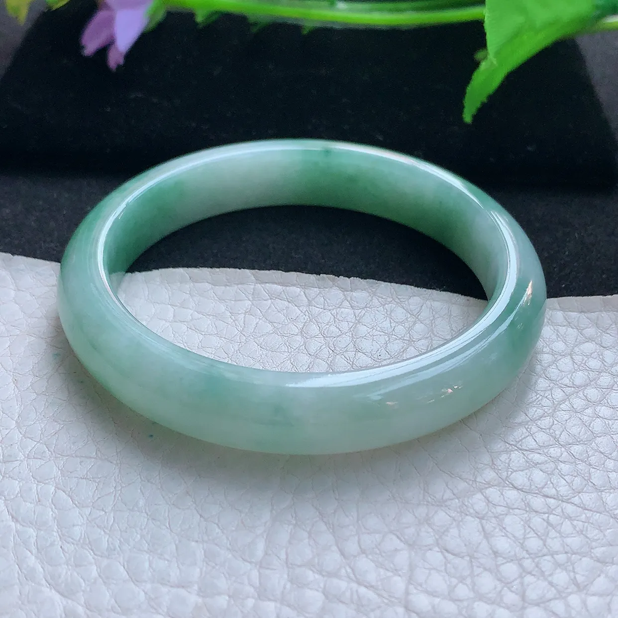 n实拍55*11*7.5平安镯 天然缅甸翡翠玉手镯秀气飘花宽边玉手环