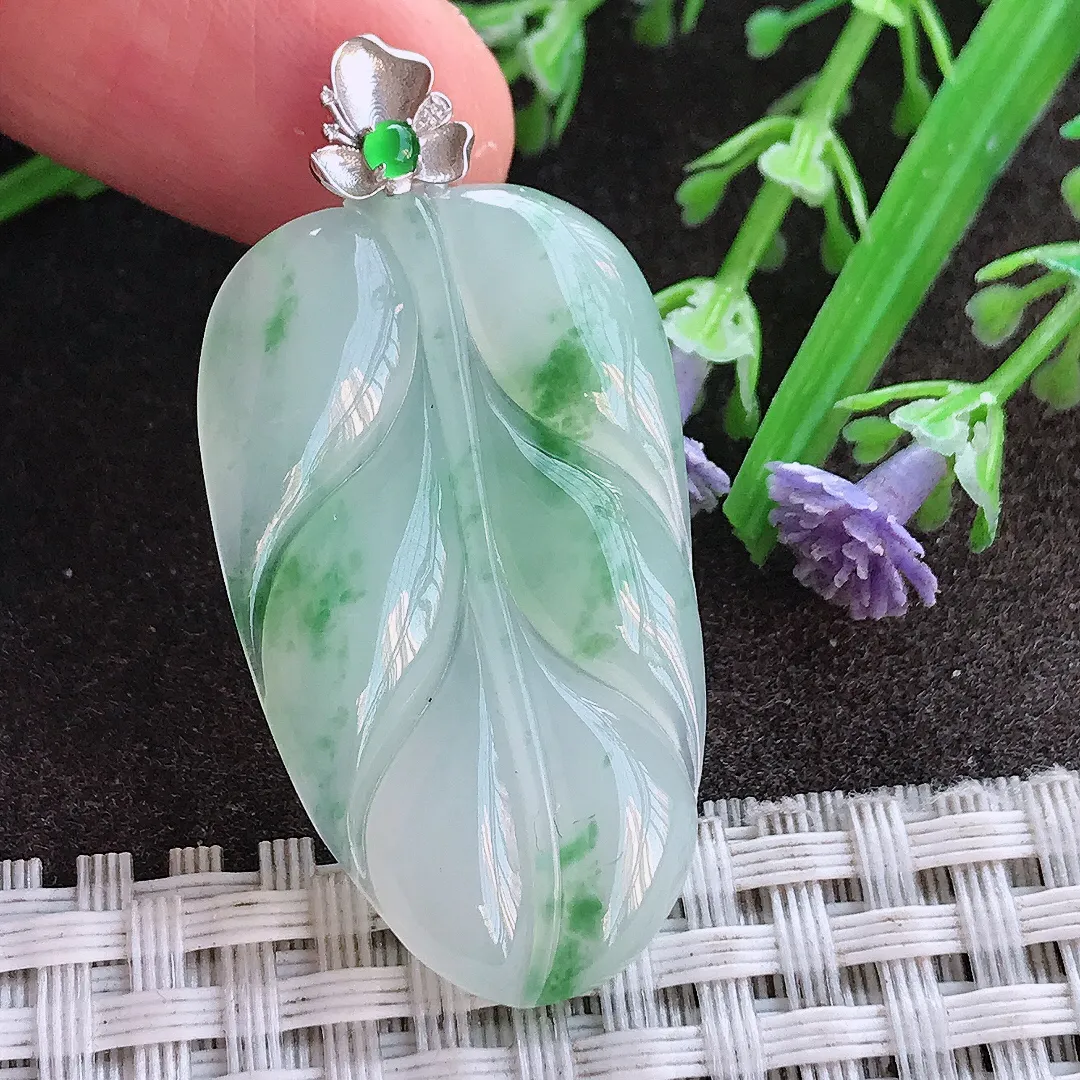 实拍A货翡翠36.7/21.8/4.4老坑18k金镶嵌冰润飘绿花叶子吊坠翡翠挂件