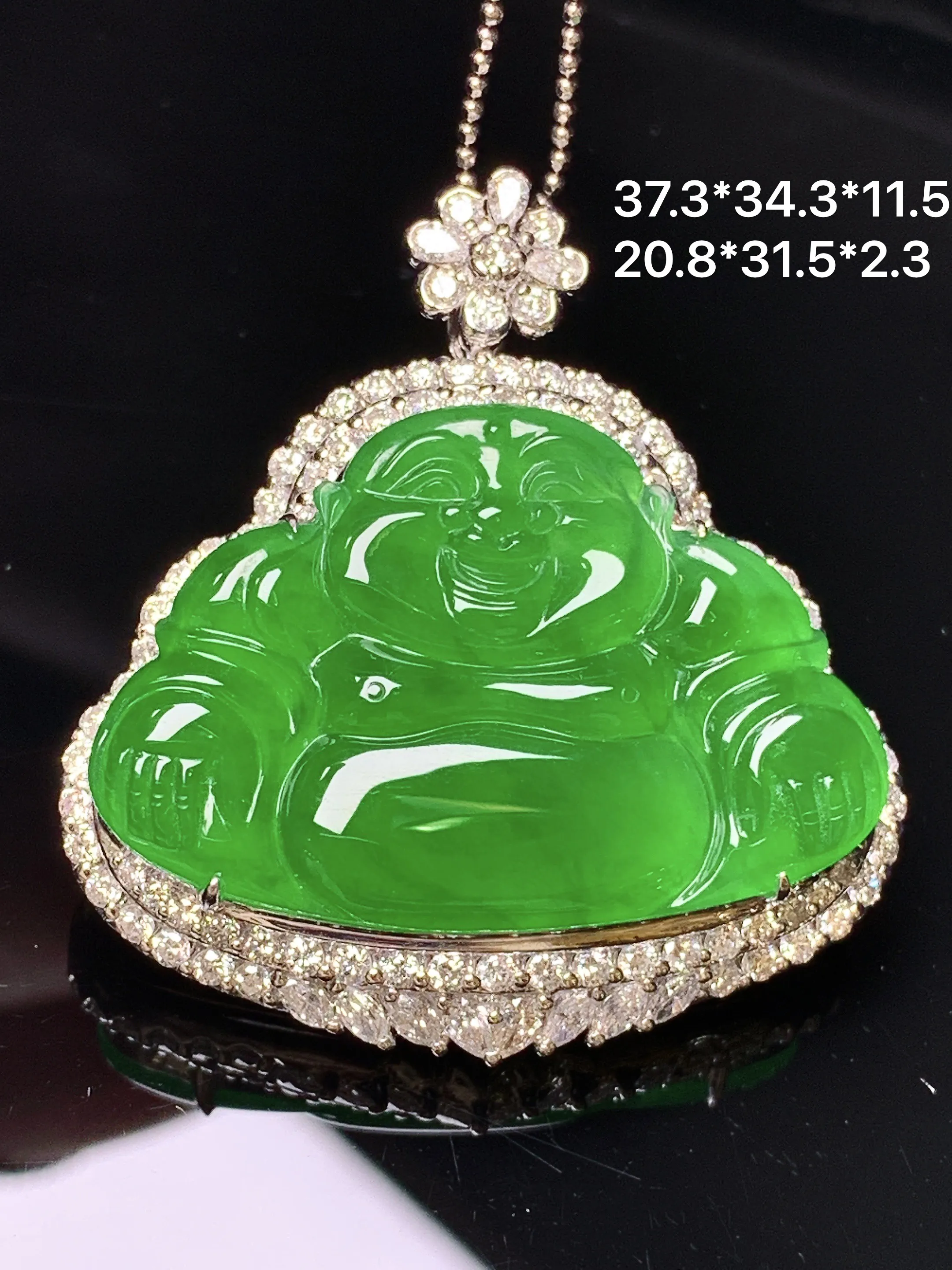 18k金钻镶嵌满绿佛公吊坠 玉质细腻 色泽艳丽清新 整体尺寸37.3*34.3*11.5