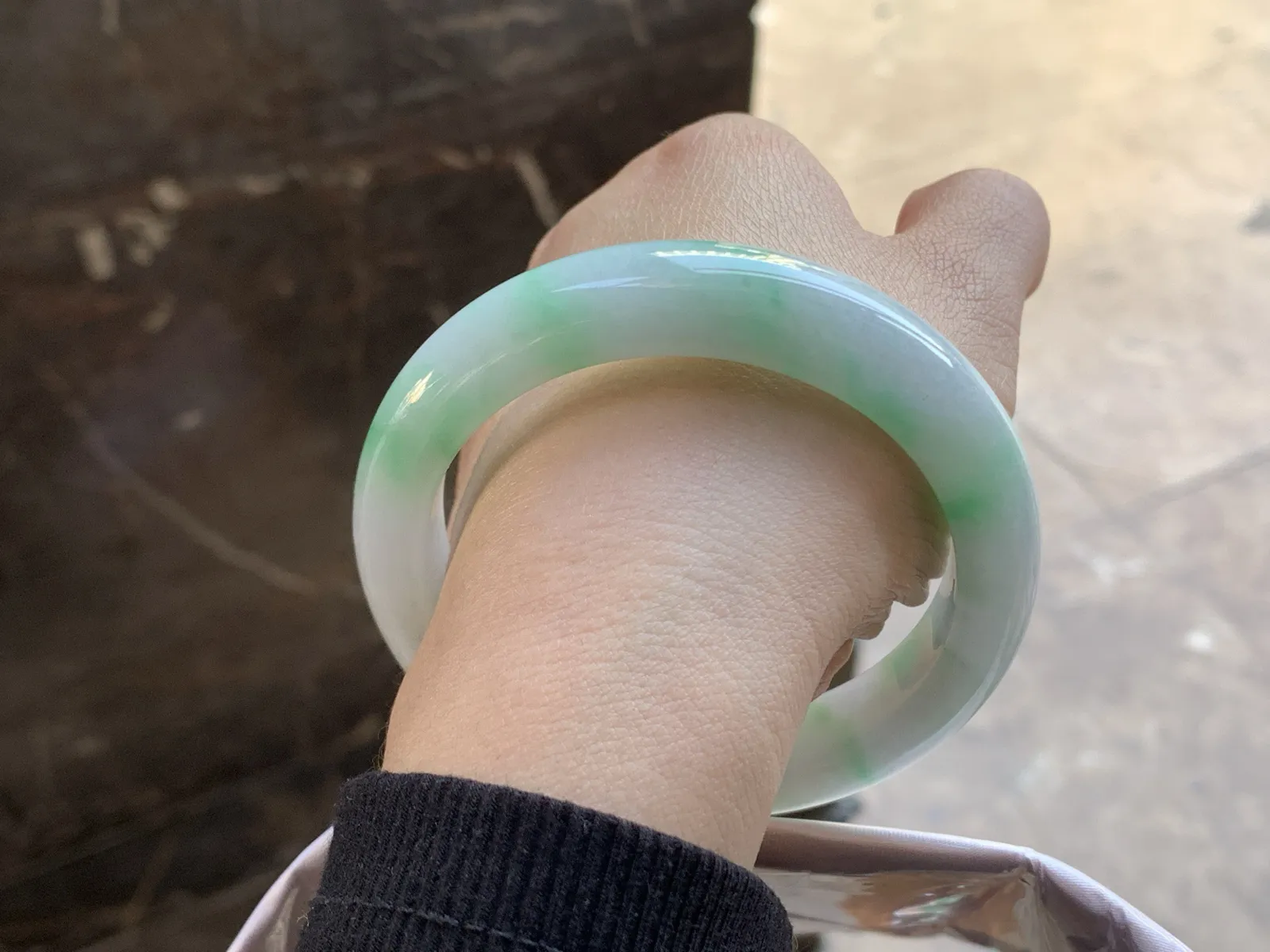 57-13-9.5

飘绿手镯^_^清新 细腻