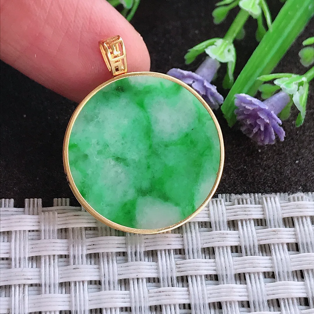 实拍A货翡翠22.8/1.8老坑18k金镶嵌飘阳绿圆牌无事牌吊坠翡翠挂件