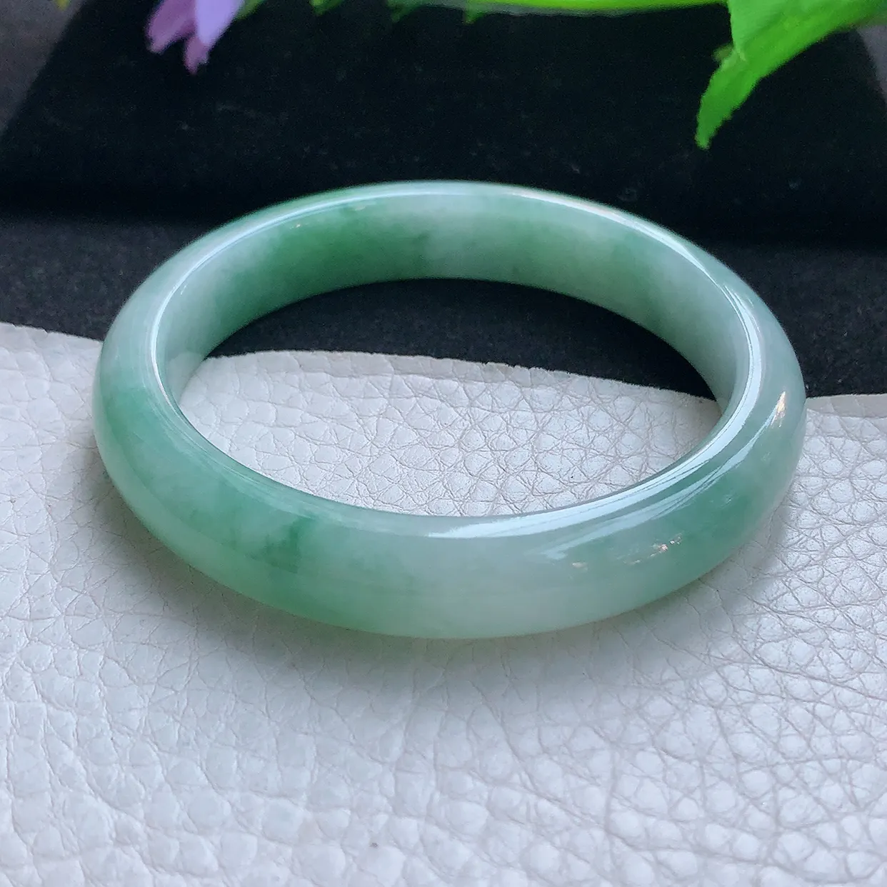 n实拍55*11*7.5平安镯 天然缅甸翡翠玉手镯秀气飘花宽边玉手环