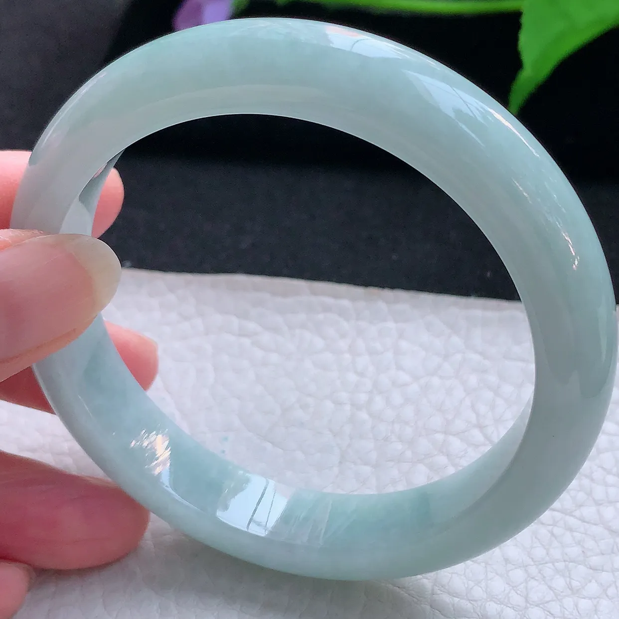 ee大圈口60*12.6*8.3平安镯 天然缅甸翡翠玉手镯浅绿水润宽边玉手环