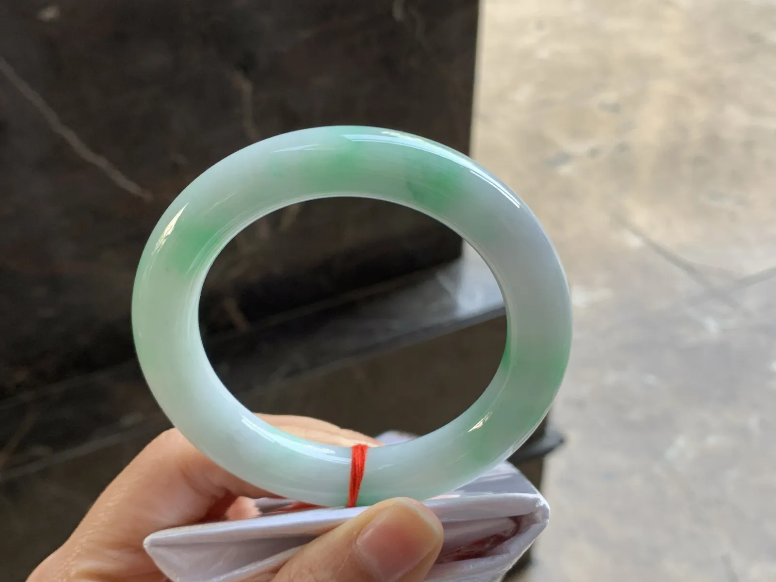 55.5-11.6

带色圆条手玉质温润