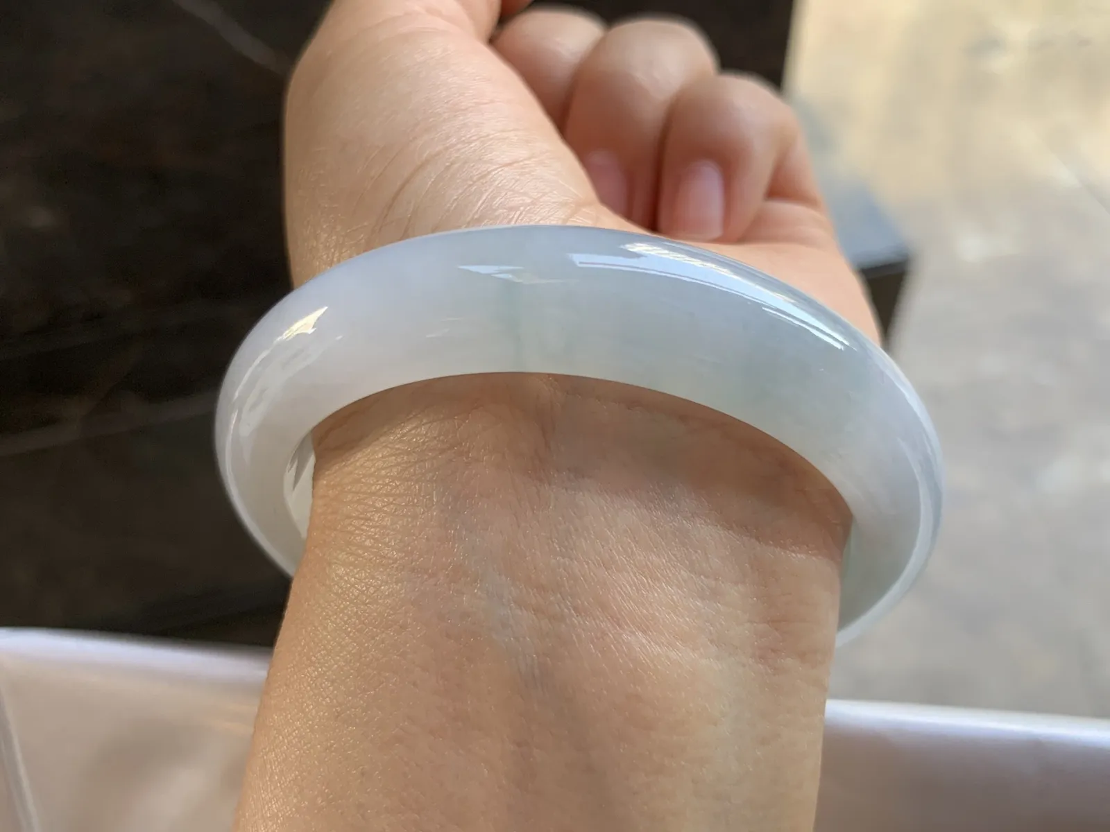 57-13.2-9.6mm
冰种飘花手镯 底子细腻 水润