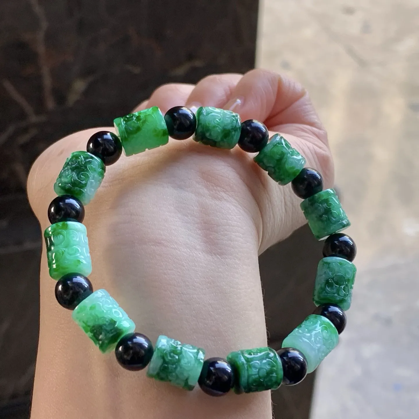 带色路路通手串
 特色性价比