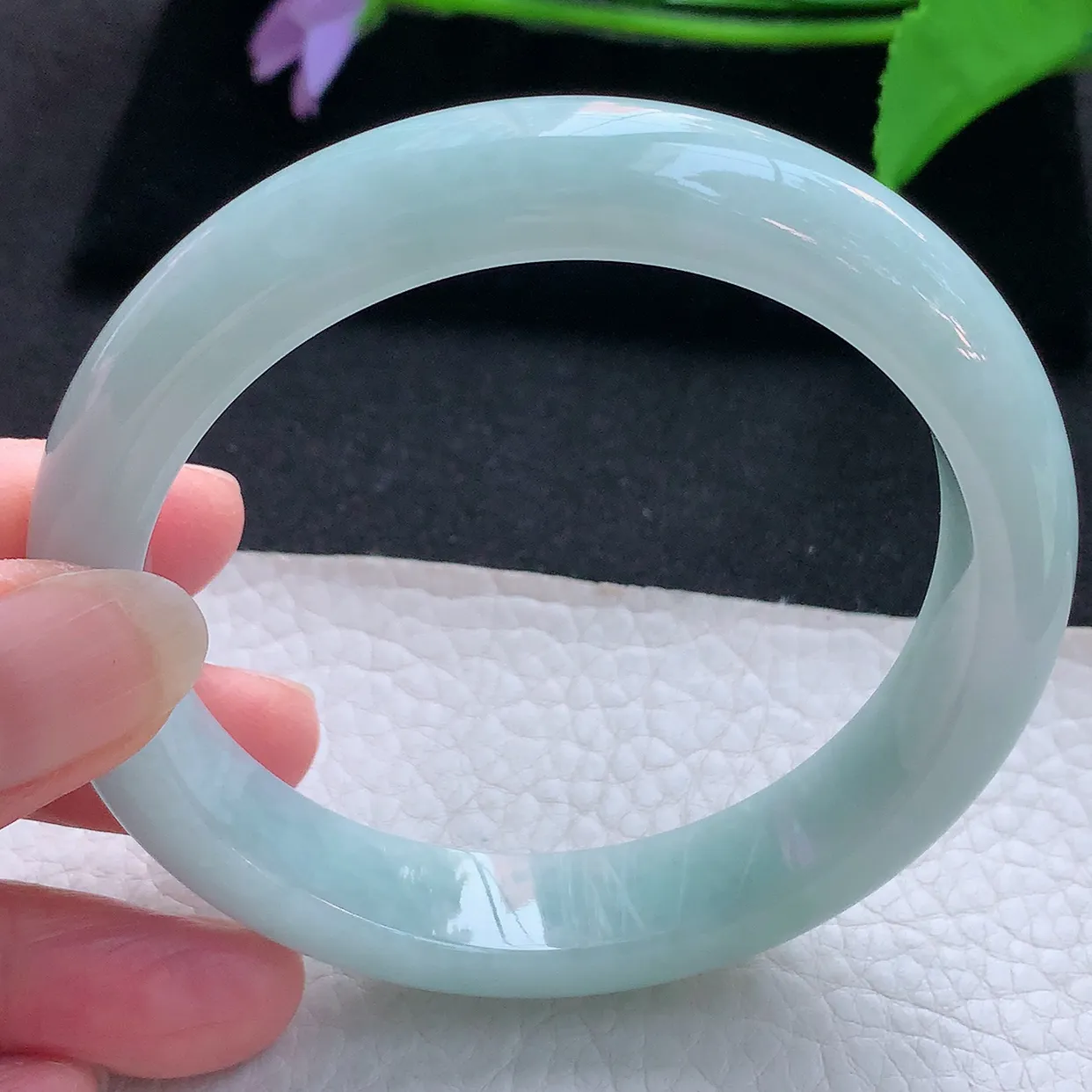 ee大圈口60*12.6*8.3平安镯 天然缅甸翡翠玉手镯浅绿水润宽边玉手环