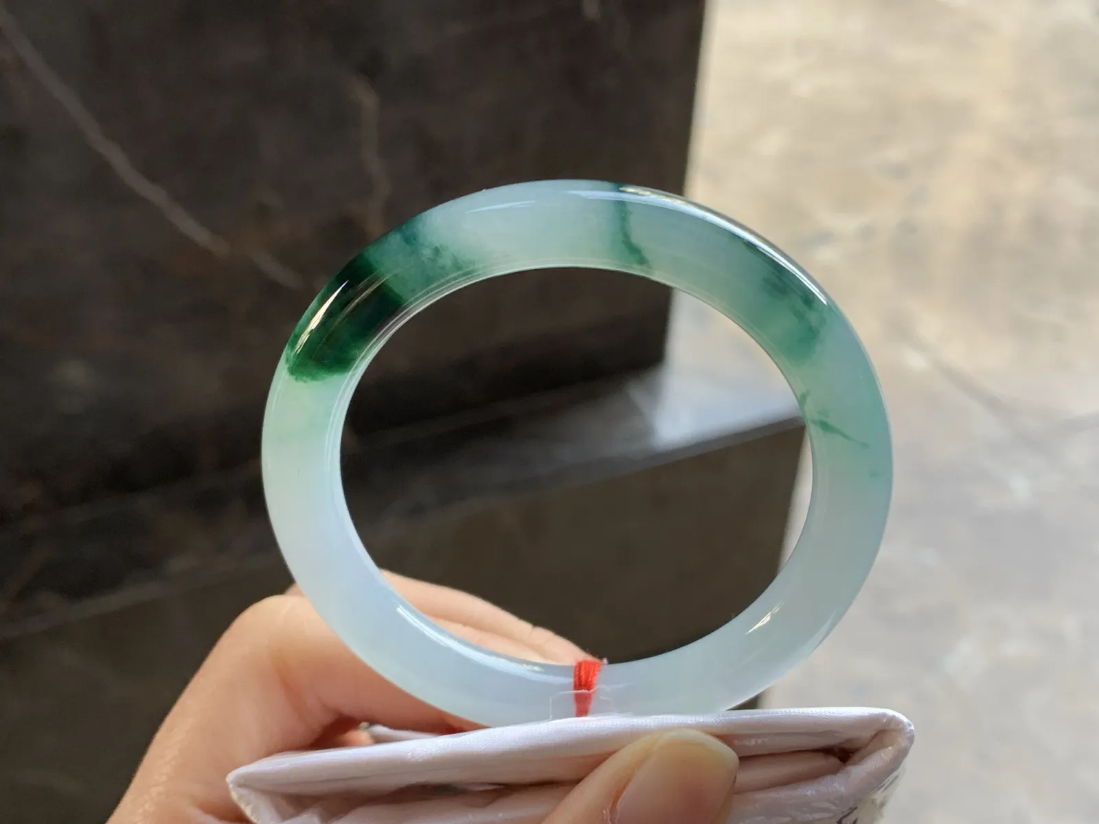 52-8.5

绿花圆条手镯^_^鲜艳 浓郁