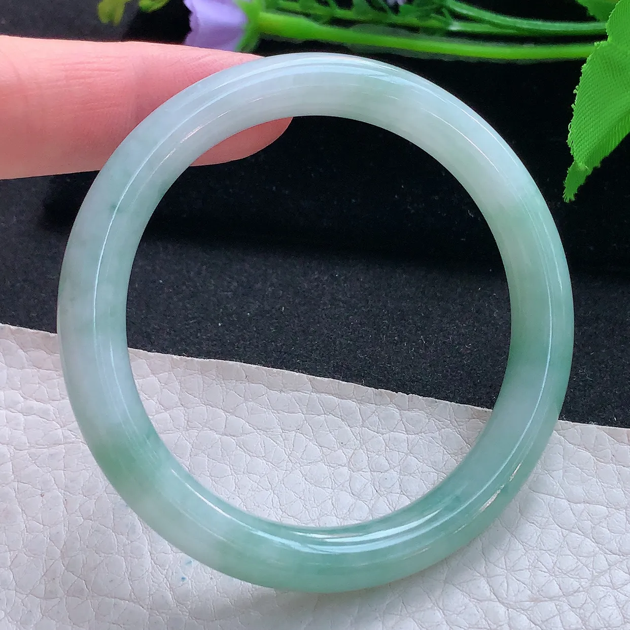 n实拍53.5*8.6*8美人镯 天然缅甸翡翠玉手镯飘花水润圆条秀气玉手环 叮当镯