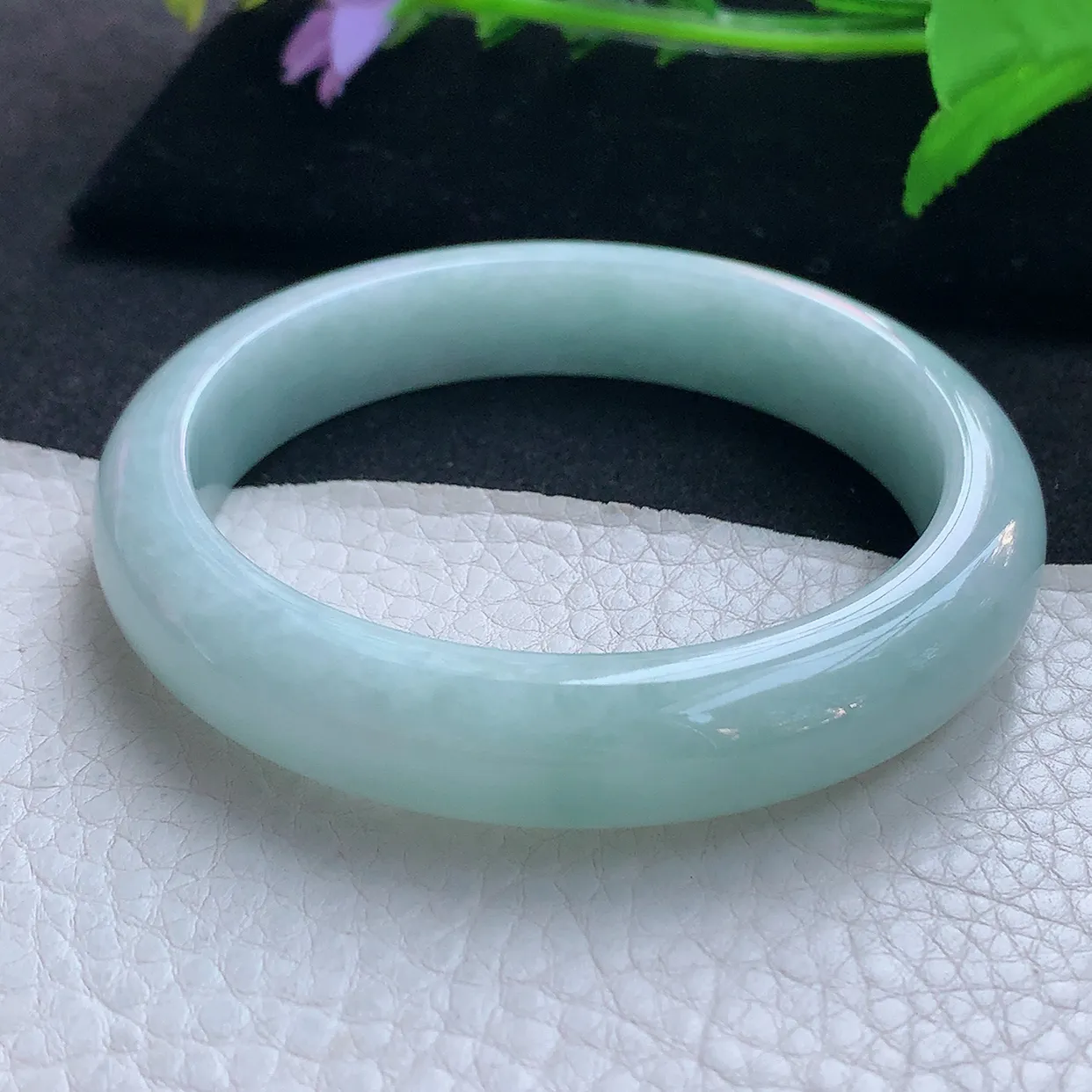 ee大圈口60*12.6*8.3平安镯 天然缅甸翡翠玉手镯浅绿水润宽边玉手环