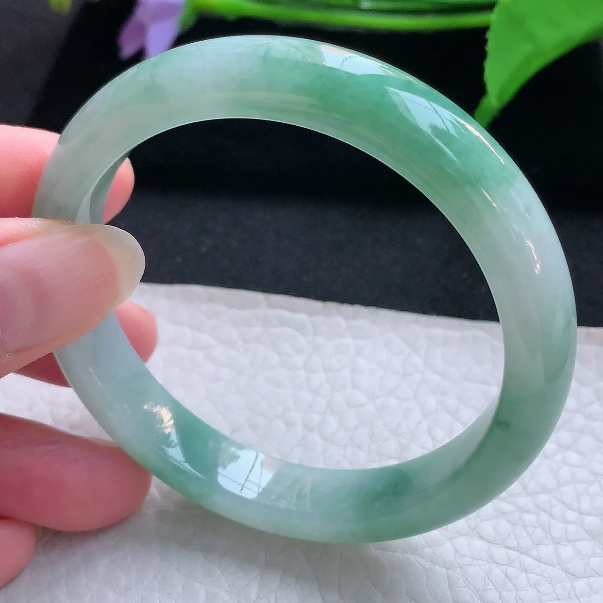 n实拍55*11*7.5平安镯 天然缅甸翡翠玉手镯秀气飘花宽边玉手环