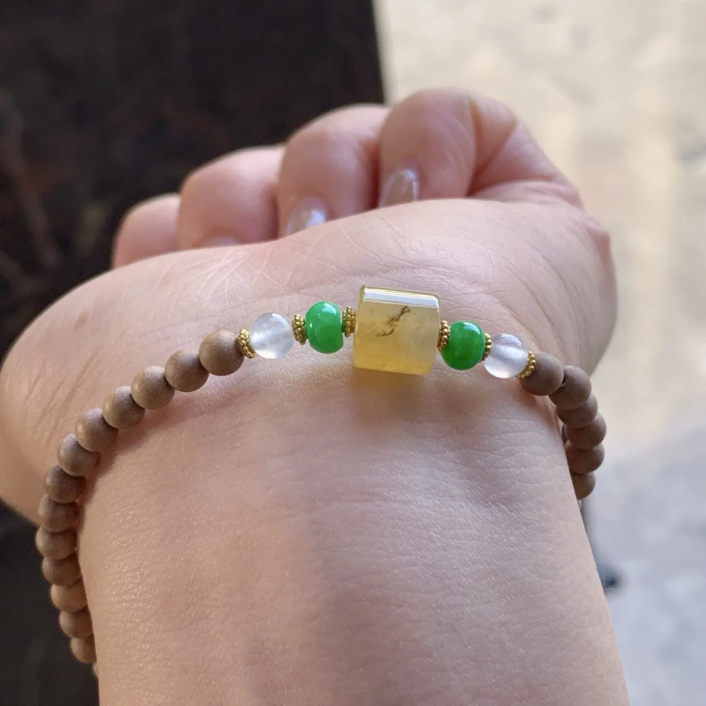 冰黄路路通手串
特色～