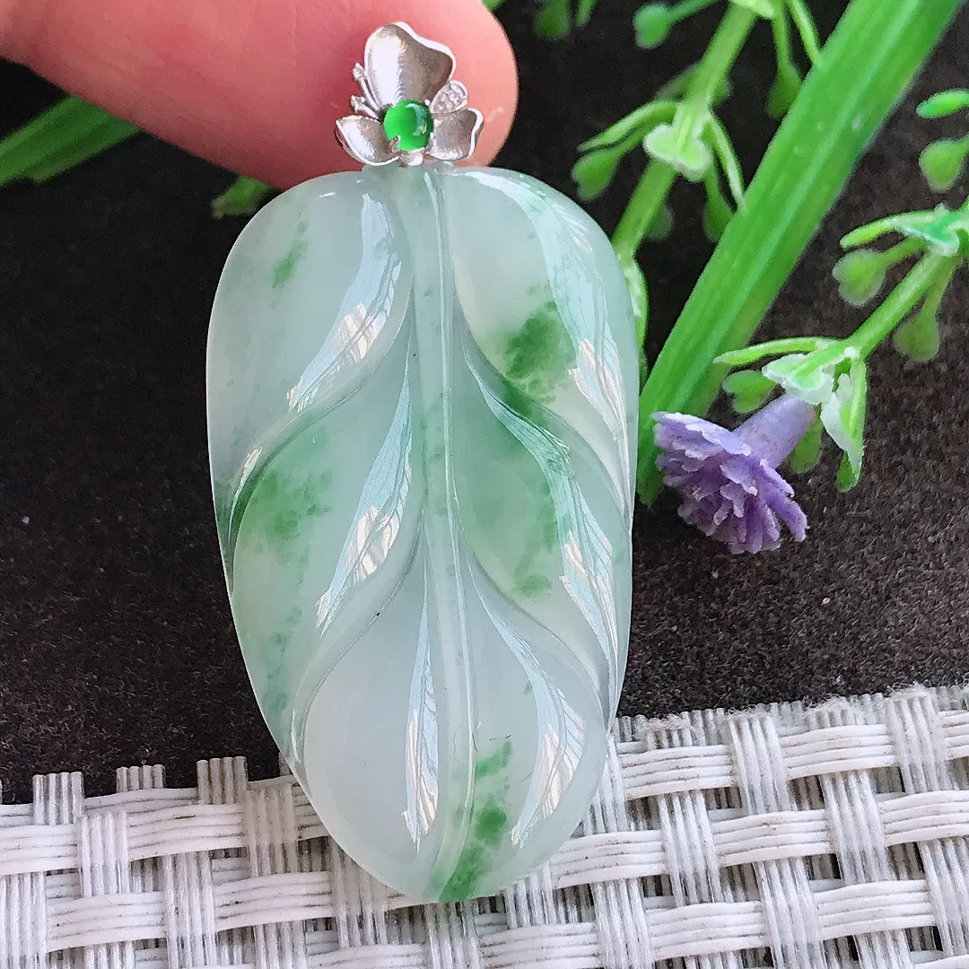 实拍A货翡翠36.7/21.8/4.4老坑18k金镶嵌冰润飘绿花叶子吊坠翡翠挂件