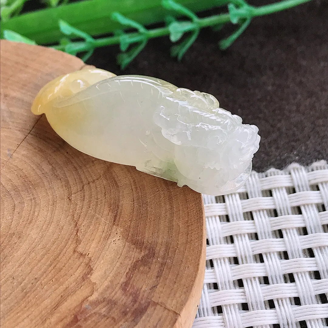 实拍A货翡翠38.8/15.5/11老坑冰胶果冻飘黄翡龙头鱼吊坠翡翠鱼化龙挂件