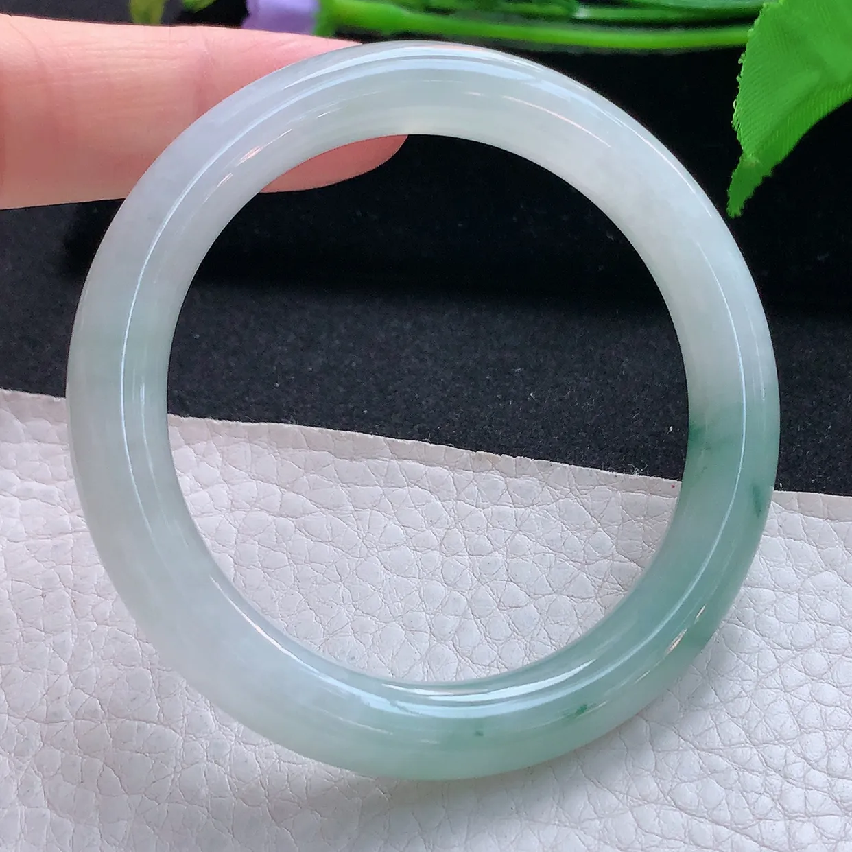 ee实拍53.8*9美人镯 天然缅甸翡翠玉手镯冰飘花圆条玉手环 叮当镯