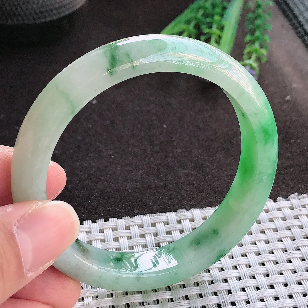 实拍翡翠A货56/12.2/8老坑冰润起胶飘阳绿手镯飘花翡翠玉镯女款百搭