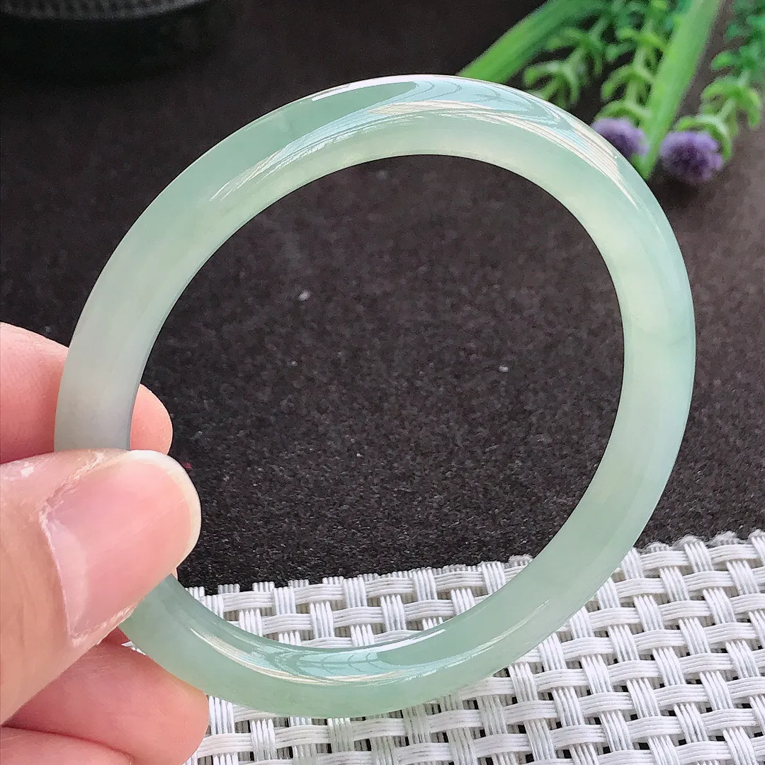 实拍翡翠A货54/7/7.6老坑冰胶果冻冰晴绿圆条手镯翡翠玉镯女款百搭